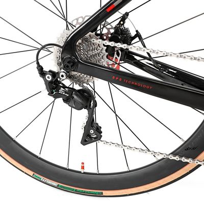 INNOVA-PRO 700c 25c Carbon Road Bike mit Shimano Groupset Carbon Fiber Rahmen und 22 Geschwindigkeit für Männer Lastkapazität 120kg